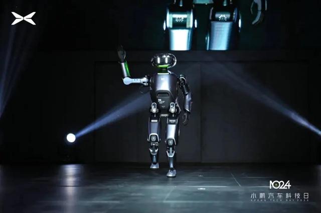 谁在带队小鹏机器人：IRON背后的四位关键人物