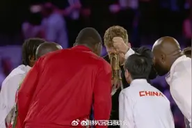孙颖莎吹灭奥运圣火，孙颖莎闭幕式代表亚洲登场图片