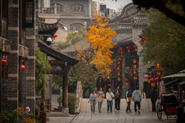 抓住秋天的尾巴 | 台儿庄古城秋色打卡指南，附私藏机位！