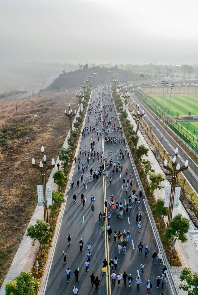 迎着冬日暖阳奔跑 国家登山健身步道联赛总决赛在攀枝花开赛