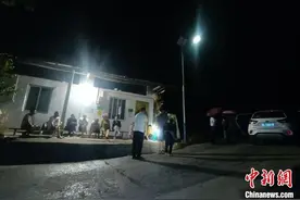 四川乐山宜宾等地部分道路受暴雨影响暂无法通行图片