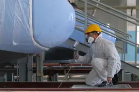 “化妆师”“特工队”“鹰眼大夫”“驯龙高手”……这是你所不知道的春运图片