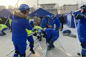 临夏震中不眠夜：救援与低温赛跑，灾区还需帐篷图片