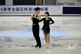 广东冰舞组合肖紫兮/何凌昊全锦赛夺银，获亚冬会参赛资格图片