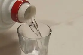 公司回应00后员工被要求陪酒后离职：部门聚餐有两个朋友一起，不是客户，已报警图片