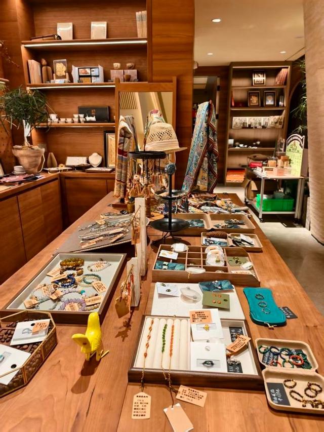 在杭州街头C位出道！最近这几个地方有点热闹，你去打卡了吗