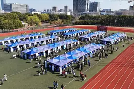 全国揽才、异地求职，浦东两所医学类高校举办春季首场招聘会图片