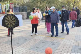 趣味健身，老有所乐！中山路街道社工站开展长者趣味运动会图片