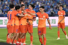 中超|山东泰山客战沧州首发：德尔加多、王彤先发，瓦科替补图片