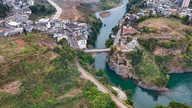 三桥跨时代 一河阅古今——纳雍总溪河与桥的故事