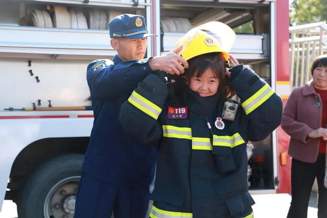 直播预告 | 武陵仙境·火患无踪！25日18时，“火焰蓝” 带你漫游武陵源千古情景区，解锁景区消防全攻略