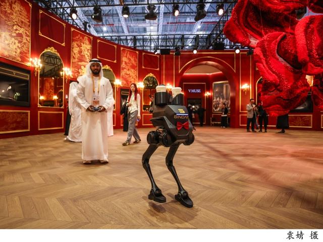 从工厂提效到重塑供应链，从数据飞轮加速迭代到具身智能寻求突破……