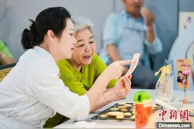 母亲节“亲情消费”升温：民众为情绪价值买单图片