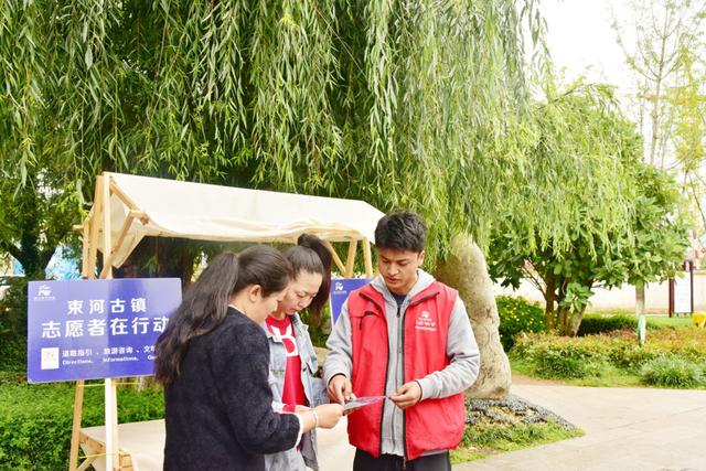 慢享时光！束河古镇暑期日均迎客超3万人次