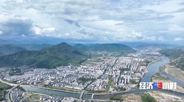 “清凉经济”火热一夏 滑雪场、溶洞……解锁避暑新玩法