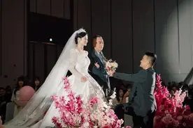 恭喜！从战友到夫妻，他们结婚了！图片