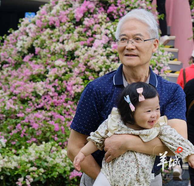秋明拍花｜名副其实的“花城”：人在画中游，笑从花畔生