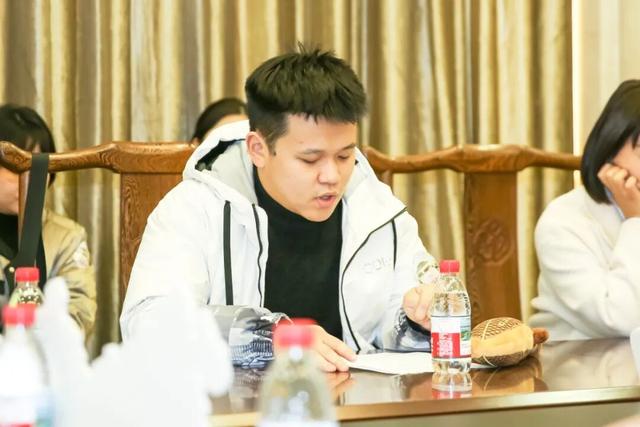 青春走读班 | 谁懂啊，我竟然摸到了越王勾践剑！