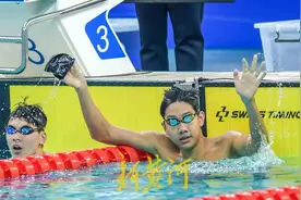 全国游泳锦标赛斩获两金，16岁山东大男孩张展硕：少年自有少年狂图片