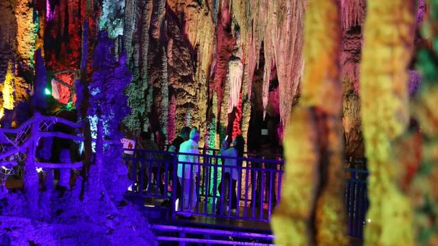 【秋游绥阳】解锁16℃的高山溶洞，震撼与温暖不期而遇！