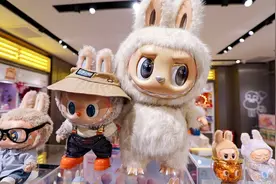 “塑料茅台”拉布布，凭什么造就河南首富 | 新京报专栏图片