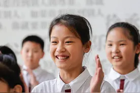 闪电海报丨全环境立德树人，山东绘制育人“五彩画卷”图片