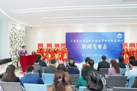 生殖医学专家：建议备孕女性少用塑料杯喝咖啡奶茶图片