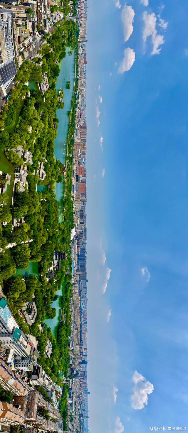 俯瞰蓝天白云下的泉城美景