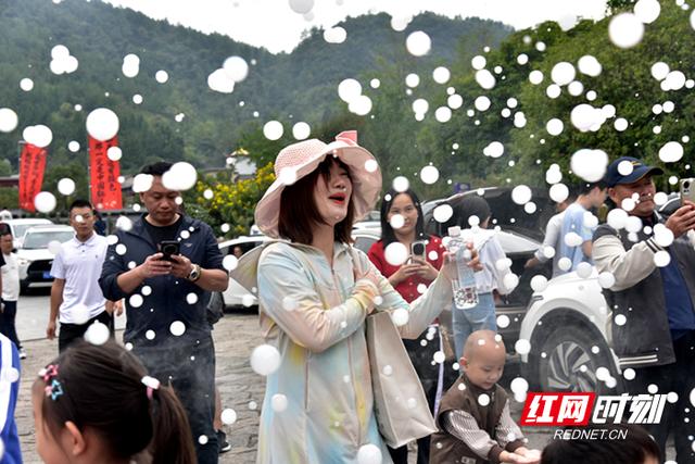 国庆游张家界|黄龙洞景区：综艺潮玩欢乐多