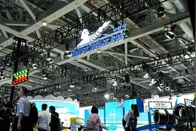 环保无毒粘合剂、无需充气的轮胎……米其林中国总裁兼首席执行官：轮胎之外的新技术同样值得关注｜进博会大咖说图片