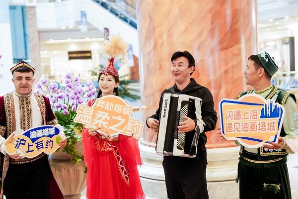 歌舞快闪燃动申城，新疆塔城邀上海市民探秘“油画草原圣地”