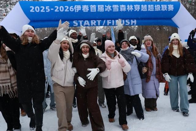 “冰雪+温泉”盛装迎客 浪漫经济焕发新活力