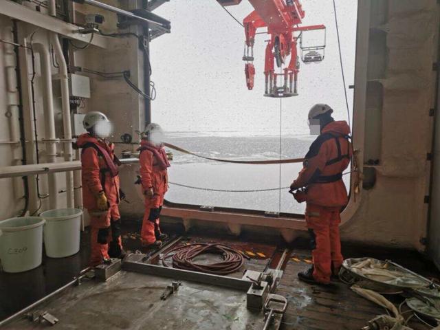 疑似科考队员交易平台卖北极海水 全国仅100瓶标价高达9999元