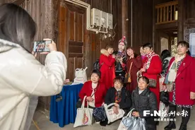 百米长桌宴+竹竿舞狂欢！闽侯大湖乡六锦村“三月三”打造最炫畲族风图片