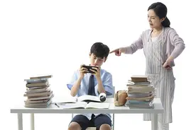 闪电心灵愈站 | 父亲缺位母亲全方位，让孩子错位 心理专家教你怎样修复亲子关系图片