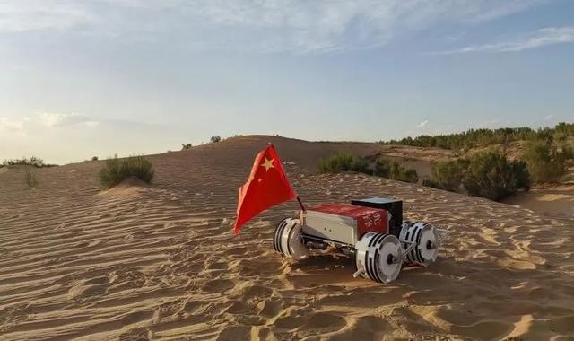 沙漠腹地的科技实践：中国农大学子治沙利器开进民勤