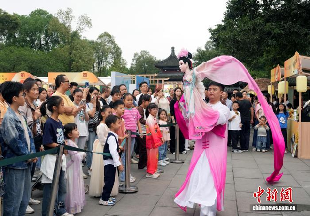 央媒看四川｜四川如何冲刺2万亿文旅新蓝图？