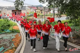 多样活动庆国庆图片