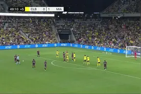 门将毫无反应！梅西任意球直接破门，完成梅开二度图片