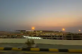 华人飞离巴基斯坦:刚离开导弹就来了,与印巴空战擦肩而过图片