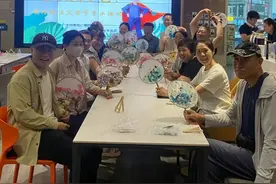 顺河社区开展“您也太棒了爸！”父亲节手工制作活动图片