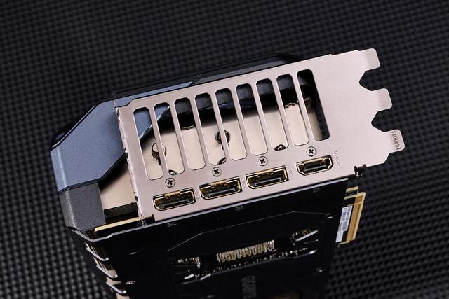 技嘉GeForce RTX 5070 Ti GAMING OC 魔鹰 16G显卡评测：中高端游戏与AI的性能怪兽