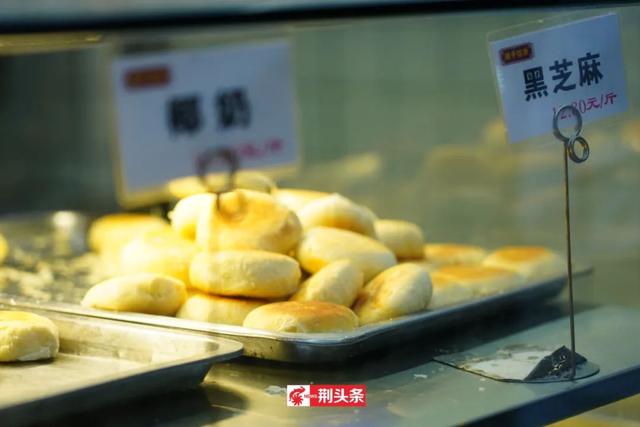 从傍晚到深夜，给荆州四小时，还你一个诗意与烟火之夜