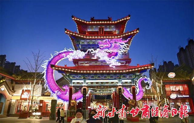 兰州老街新年灯展亮灯迎客
