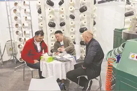 抱团取暖 织就温暖图片