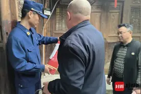 阆中古城灭火器问题追踪：大排查，“失效灭火器”已及时更换｜封面深镜图片