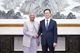 韩正会见孟加拉国临时政府首席顾问尤努斯图片