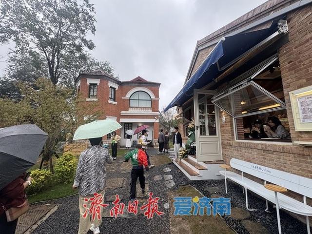 一年四季 泉在济南丨秋雨润老街 济南上新街迎来假期打卡热
