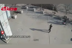 新疆正能量丨新疆小学生“捡”到4岁男孩交给警察图片