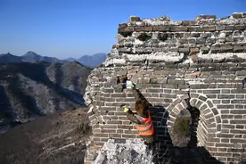 长城保护员的冬日坚守图片